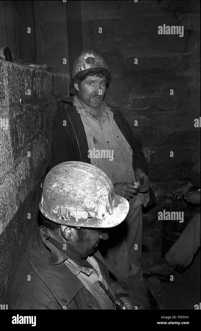 Mineurs de la mine de charbon sud-Celynen dans le sud du Pays de Galles les vallées. La fosse a fermé en 1986 avec la perte de plus de 600 emplois. Banque D'Images