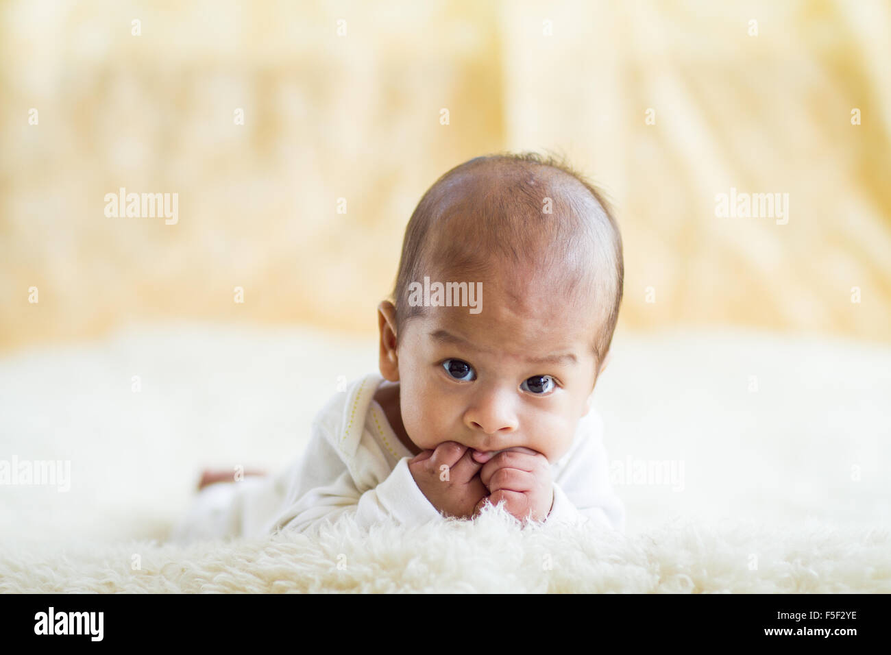 Bebe Metisse Banque De Photographies Et D Images A Haute Resolution Alamy