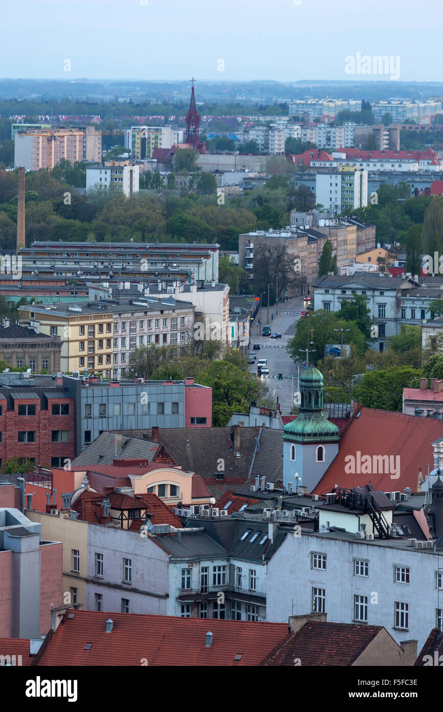 Wroclaw, Pologne, les zones résidentielles dans le crépuscule Banque D'Images