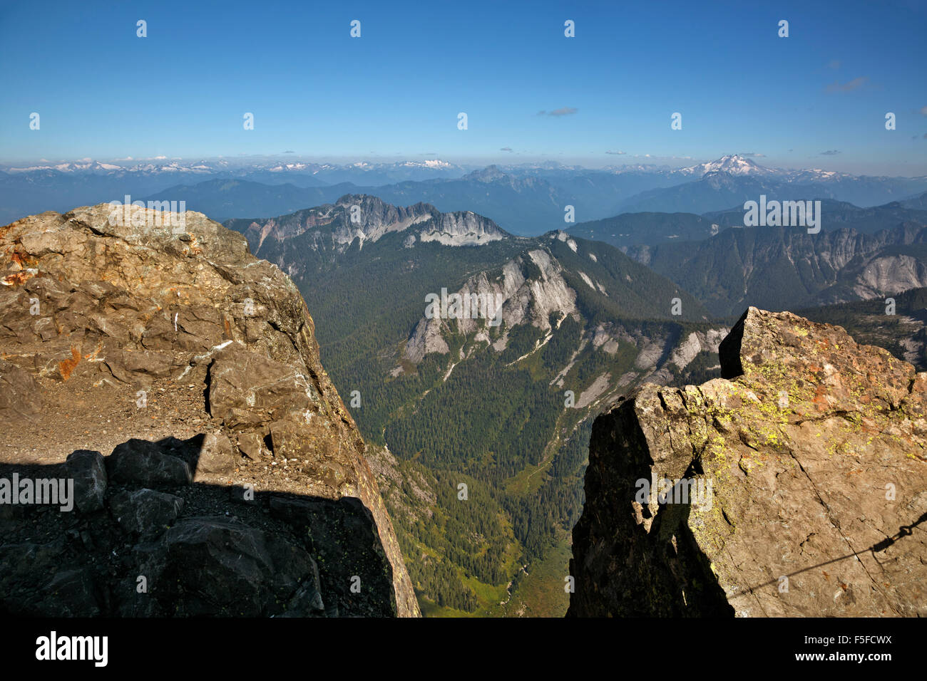 WA10800-00...WASHINGTON - voir au sud-ouest de l'arrière de l'affût sur le sommet du Sommet du Sud de trois doigts. Banque D'Images