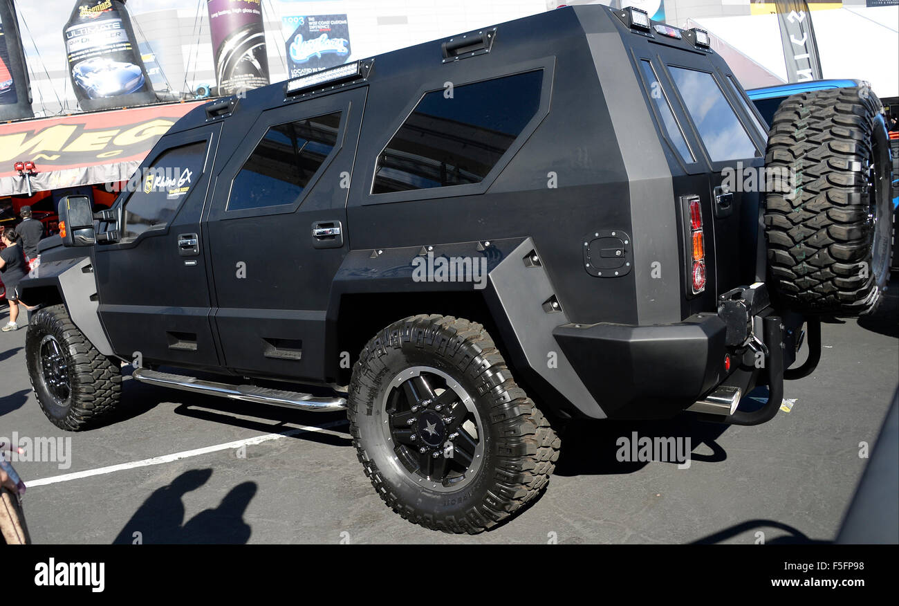 Las Vegas, Nevada, USA. 06Th Nov, 2015. Des milliers de personnes impliquées dans l'industrie automobile assister à la Specialty Equipment Market Association (SEMA) montre le mardi. Le spectacle s'exécute jusqu'à vendredi avec des centaines de voitures et d'autres produits de l'automobile sur l'affichage.Photo par Gene Blevins/LA DailyNews/ZumaPress © Gene Blevins/ZUMA/Alamy Fil Live News Crédit : ZUMA Press, Inc./Alamy Live News Banque D'Images