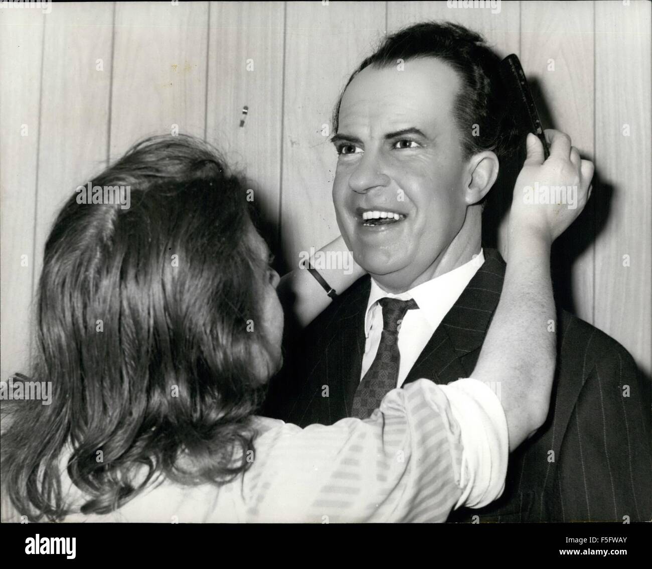 1970 - Le président Nixon - Exportation vers l'Amérique dernière demande de l'Amérique à l'jeu ltd. Le célèbre modèle de cire de décideurs de l'eau, baies de Londres est un modèle du président Nixon. Les premiers modèles de pointe qui prendre trois mois pour compléter et sont entièrement et authentiquement vêtus, ont déjà été livrés au creux du musée tout thru united state. Mais employés de pierres précieuses sont toujours à pied d'œuvre l'achèvement d'autres commandes pour les musées de Chicago, Boston, prestations et Phoenix Arizona. mettre la dernière main à la cire de modèle le président Nixon à gems, la fameuse cire de Londres les décideurs. (Crédit Image : © Keystone Pic Banque D'Images