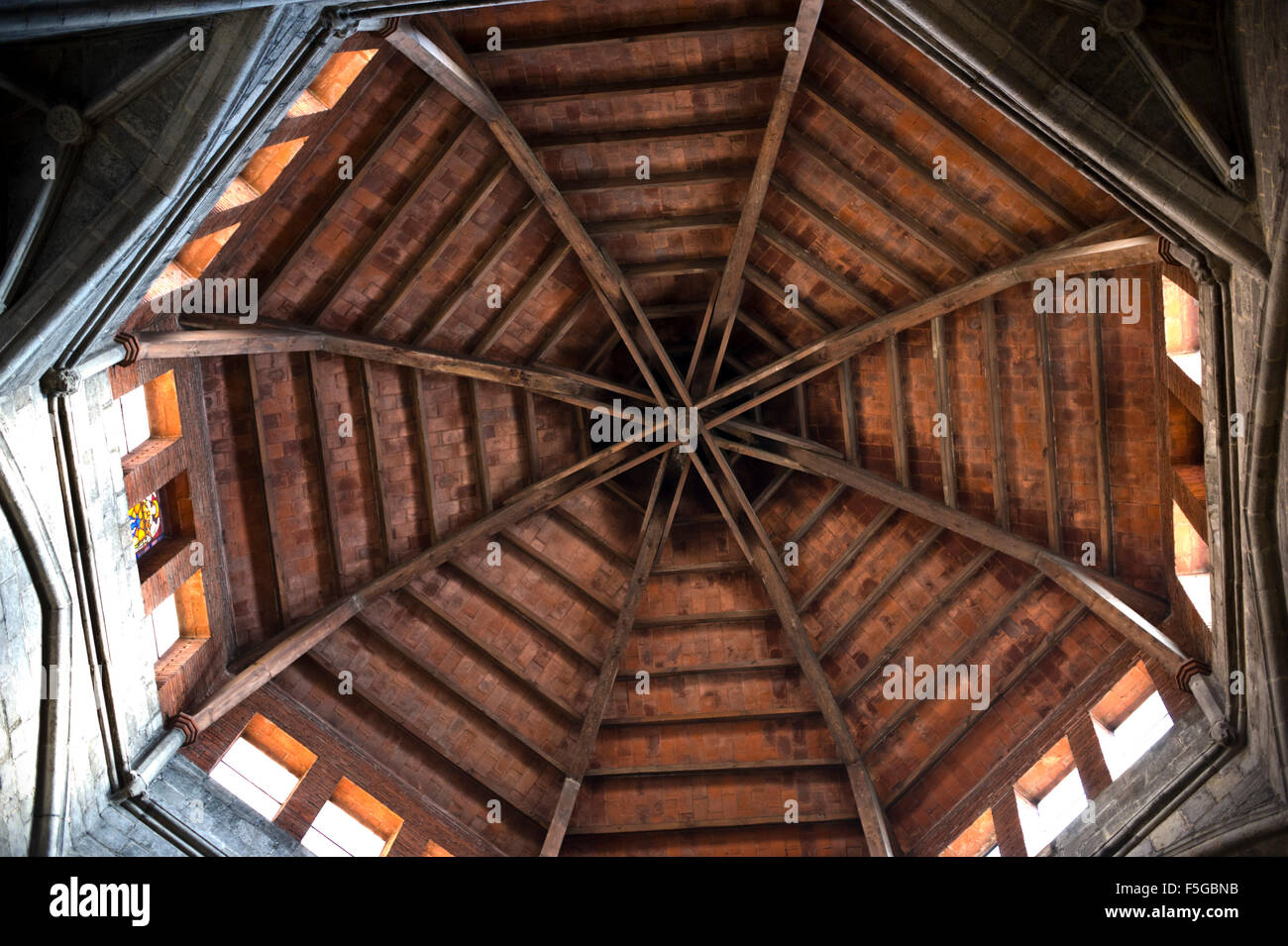 Dôme octogonal à l'église paroissiale de Sant'Anna, fondée en 1141 par l'Ordre Équestre du Saint-Sépulcre de Jérusalem situé au centre-ville de Barcelone Catalogne Espagne ES Banque D'Images