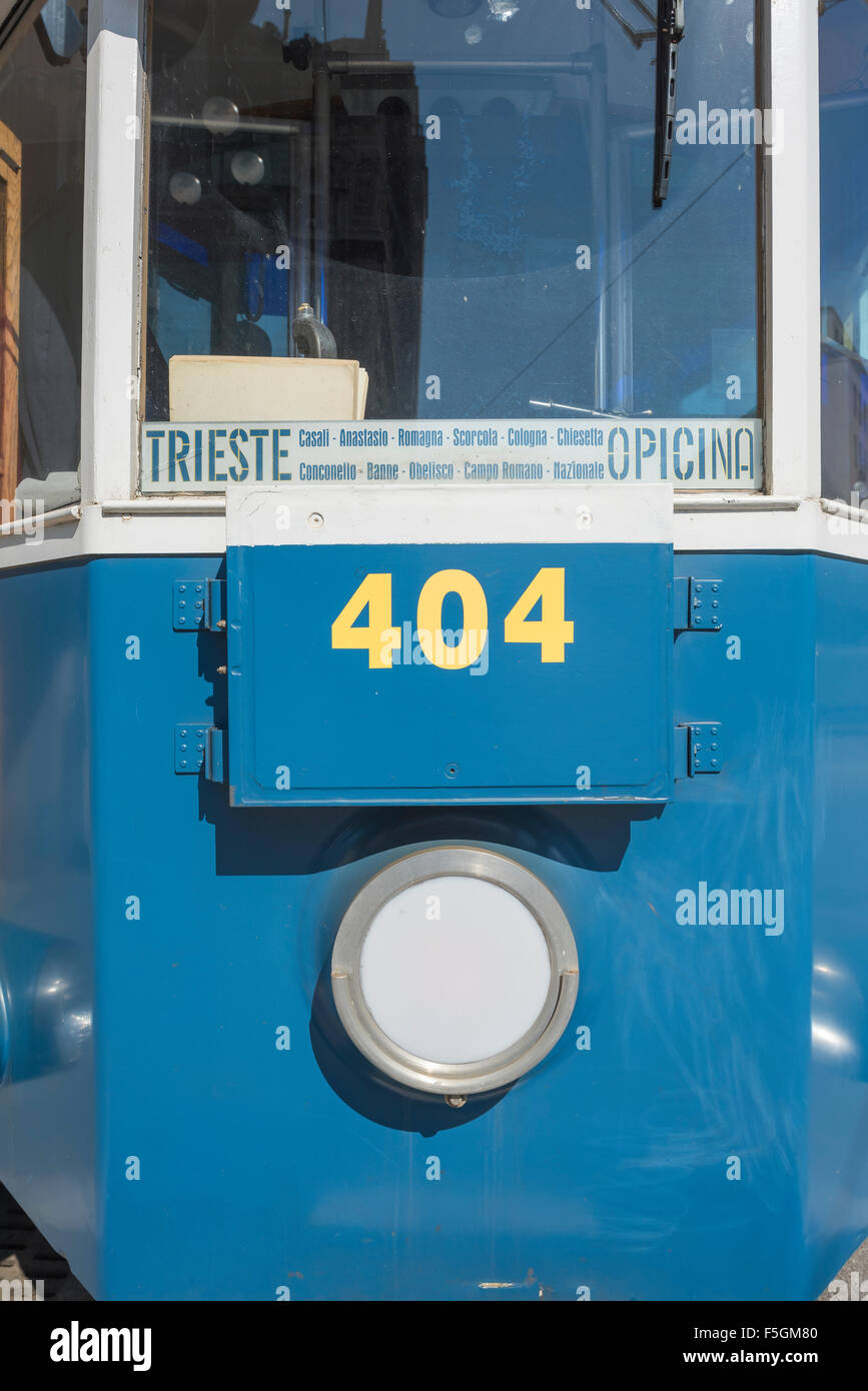 Détail de l'avant d'un tramway à Trieste (Italie). Banque D'Images