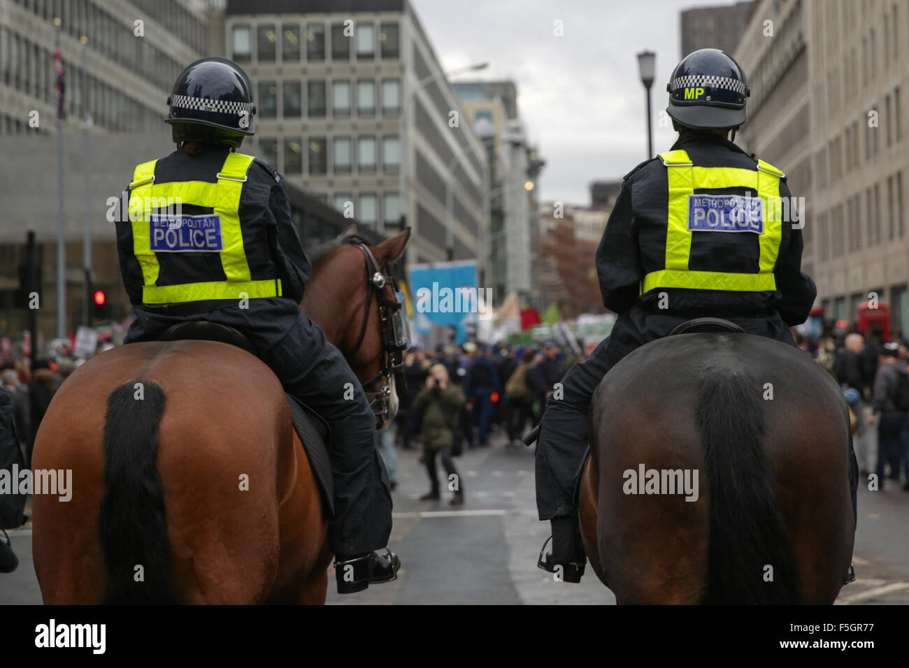 Londres, Royaume-Uni. 4 novembre, 2015. La manifestation dans le centre de Londres contre les frais et bien d'autres questions. Canada près de Westminster. copyright Carol Moir/Alamy Live News Banque D'Images