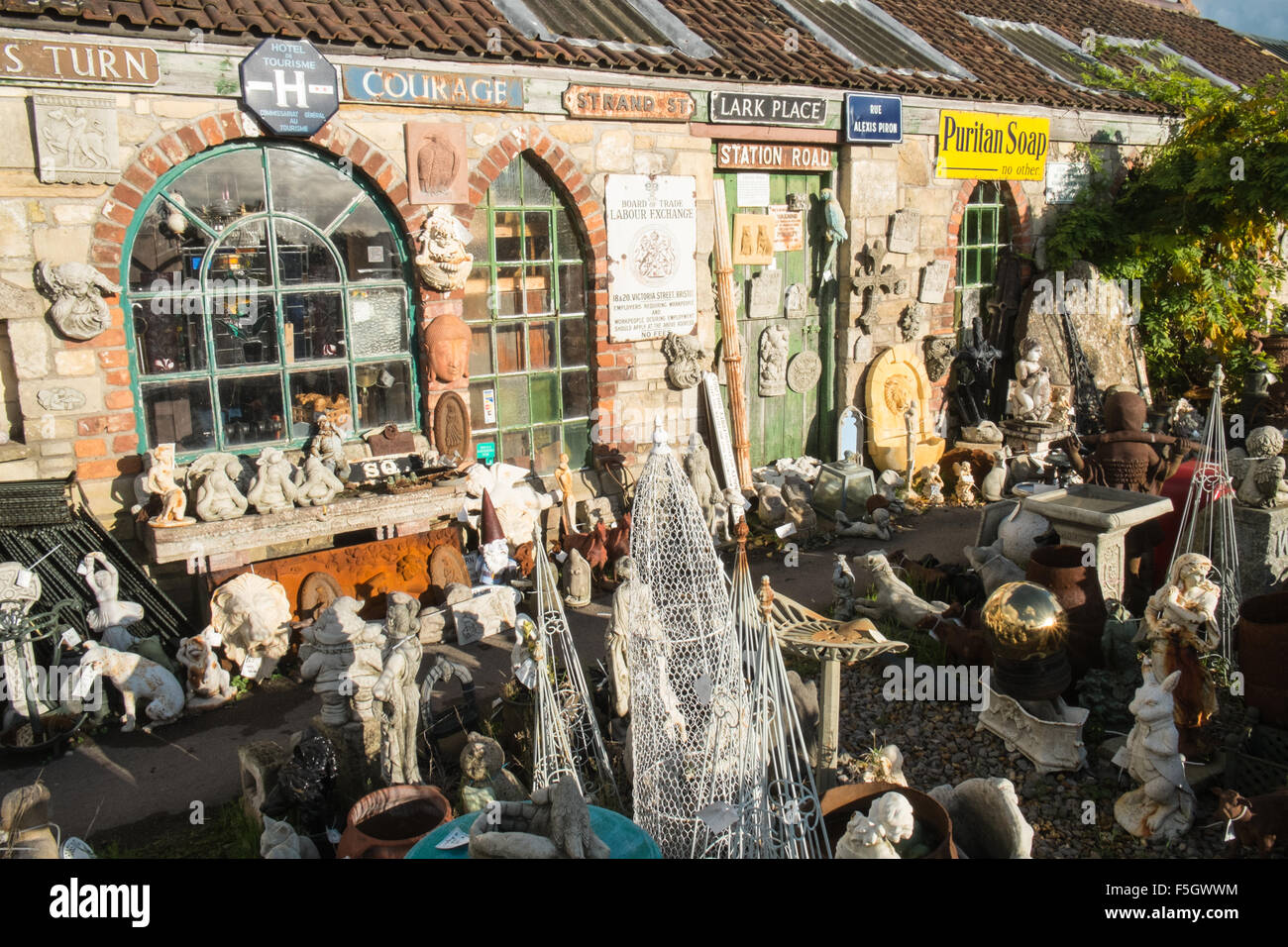 Puits,récupération,récupération,cour,recyclage,jardin,mobilier,Somerset,Angleterre,Anglais,GB,Grande-Bretagne,Grande-Bretagne,Grande-Bretagne,Royaume-Uni, Banque D'Images