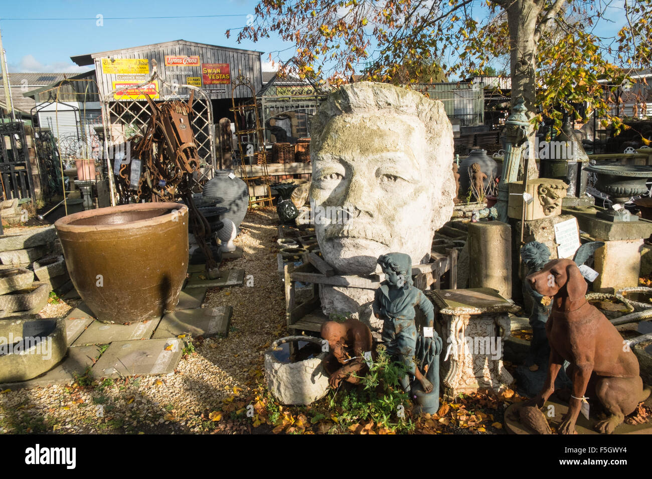 Puits,récupération,récupération,cour,recyclage,jardin,mobilier,Somerset,Angleterre,Anglais,GB,Grande-Bretagne,Grande-Bretagne,Grande-Bretagne,Royaume-Uni, Banque D'Images