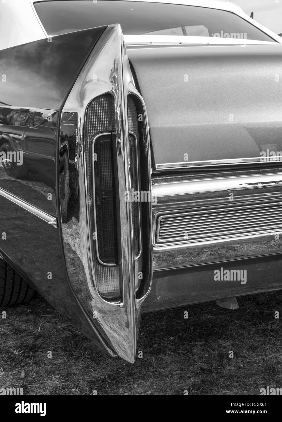 Le 2 octobre 2015 - Le feux de stop arrière Voiture de luxe pleine grandeur Cadillac de Ville, USA, 1960 © Igor/Goiovniov ZUMA Wire/Alamy Live News Banque D'Images