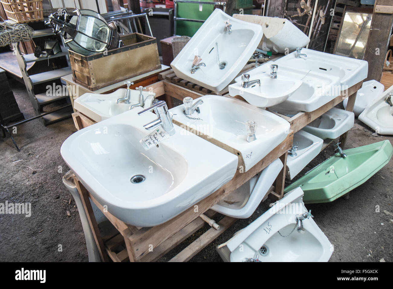 Puits puits.Remise en état,cour,recyclage,Somerset,,, Banque D'Images