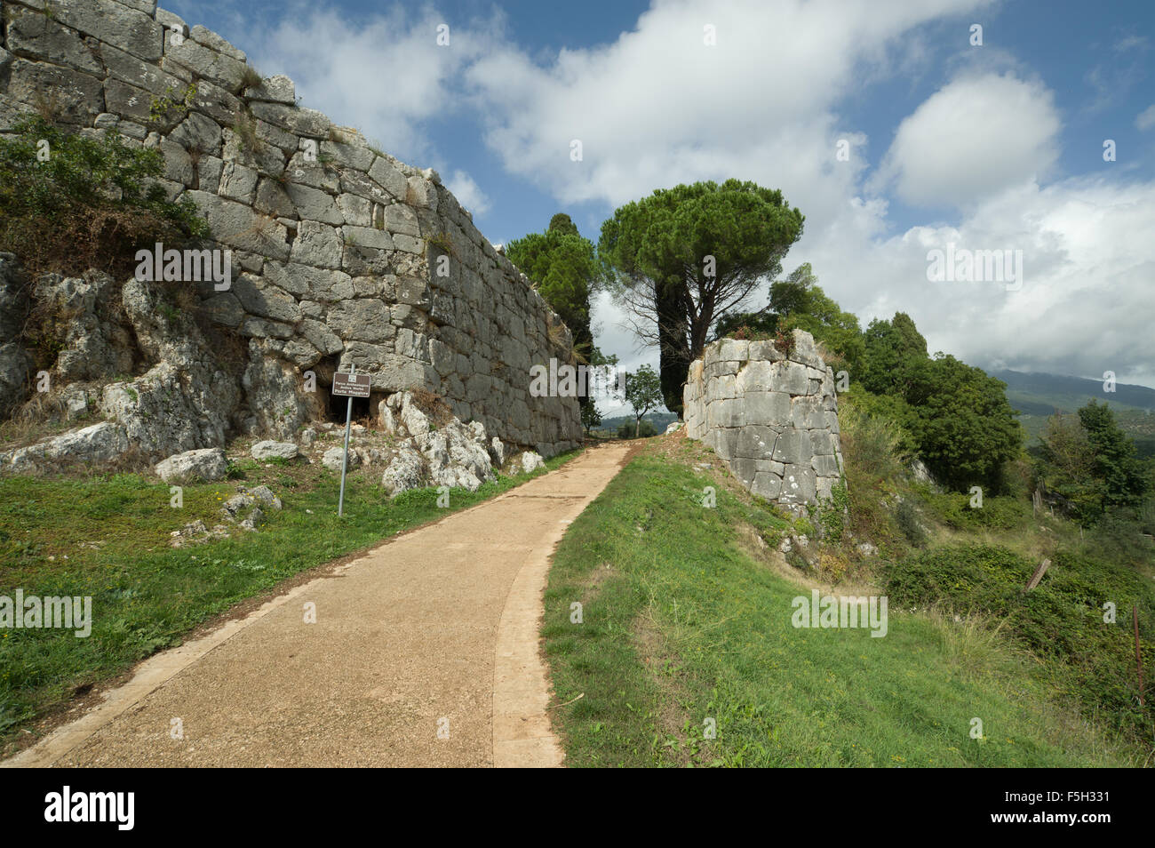 Murs Cyclopéens à Norba, ville ancienne dans le Latium, Italie Photo Stock  - Alamy