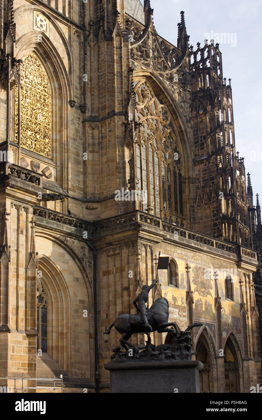 La cathédrale Saint-Guy, un chef-d'œuvre gothique du château de Prague, République tchèque. Banque D'Images