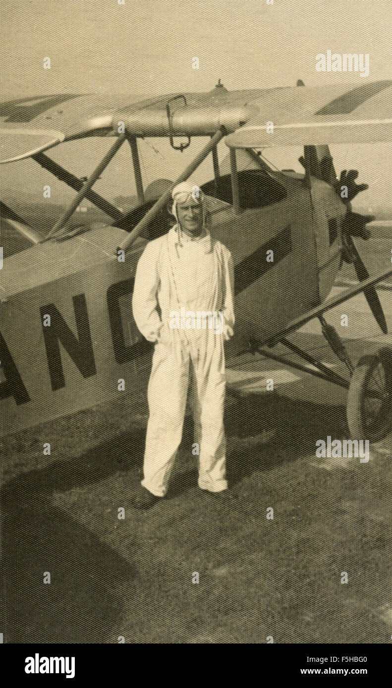 Costume de pilote Banque de photographies et d'images à haute résolution -  Alamy