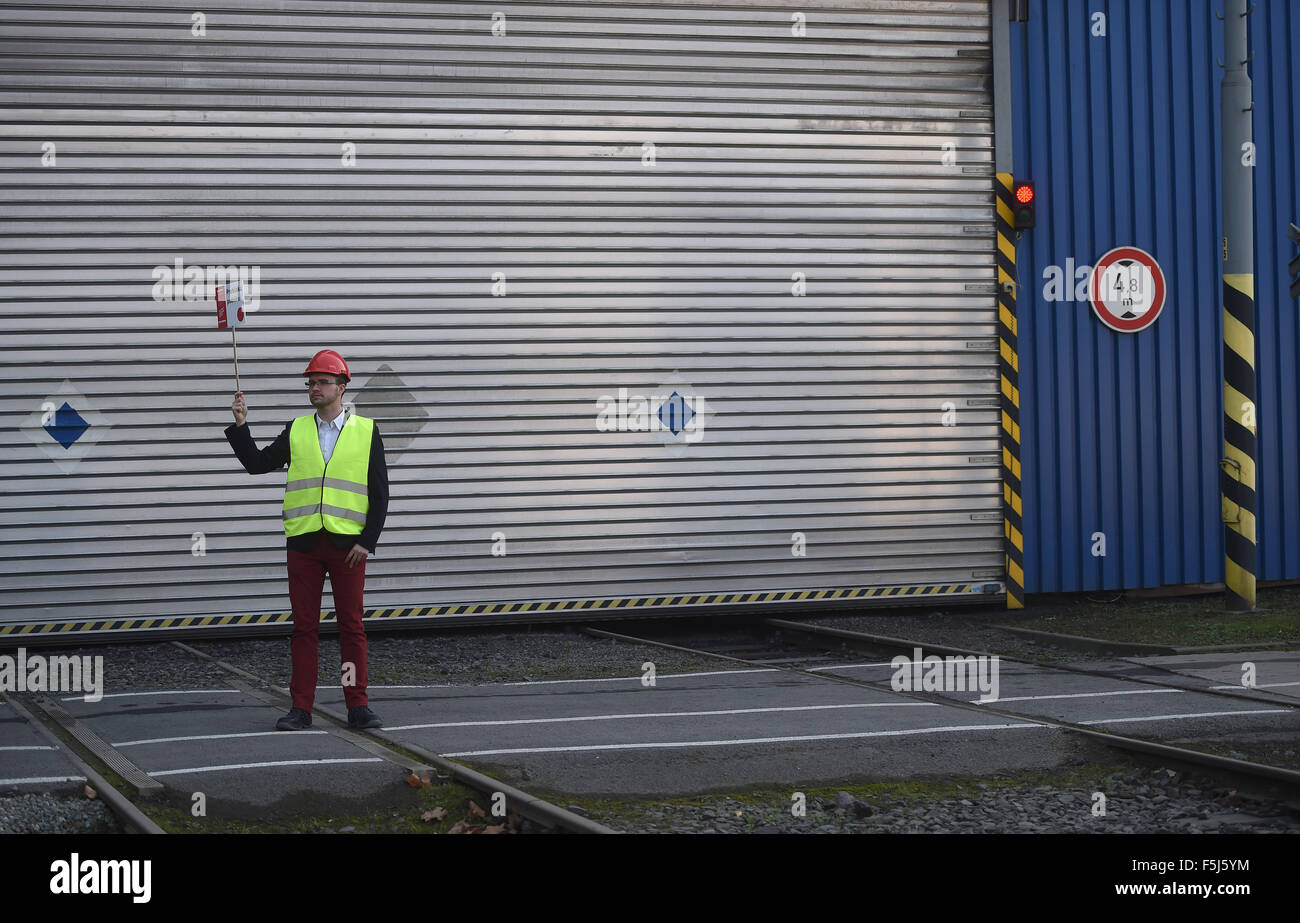 Bohumín, République tchèque. 5Th Nov, 2015. La laine de roche Rockwool isolation producteur présente de nouvelles chaînes de production en Bohumín, République tchèque, le jeudi 5 novembre 2015. © Jaroslav Ozana/CTK Photo/Alamy Live News Banque D'Images