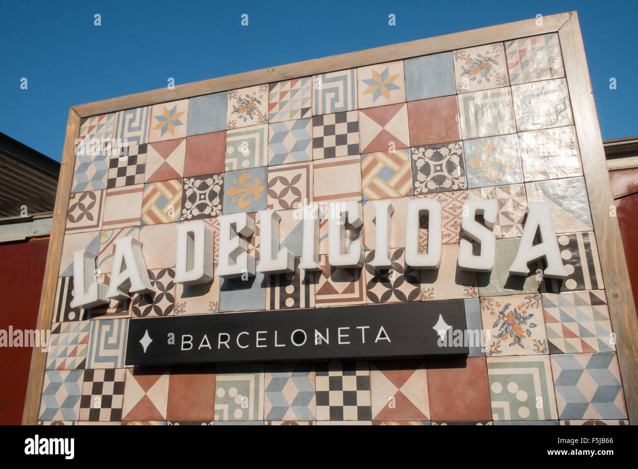 La Deliciosa cafe,Bar,restaurant,droit sortie d'un cocktail sur la plage de Barceloneta,urbain,plage,Barcelone Catalogne, Espagne. Banque D'Images