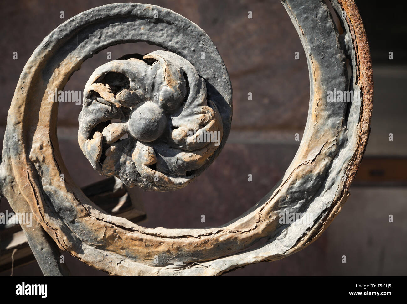 Faux équerrage élément décoratif, fleur en spirale, Saint-Pétersbourg, Russie Banque D'Images