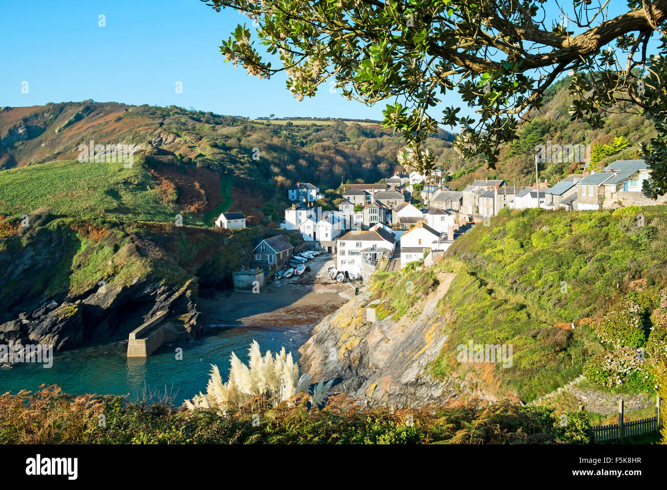 Le village côtier de Portloe à Cornwall, England, UK Banque D'Images