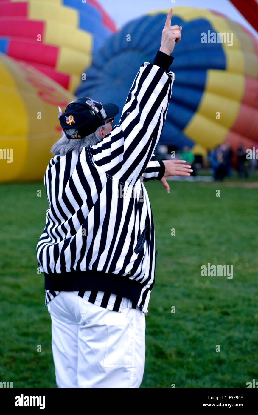 'Féminin' (zebra) directeur de lancement qui pointe, l'Albuquerque International Balloon Fiesta, Albuquerque, Nouveau Mexique USA Banque D'Images