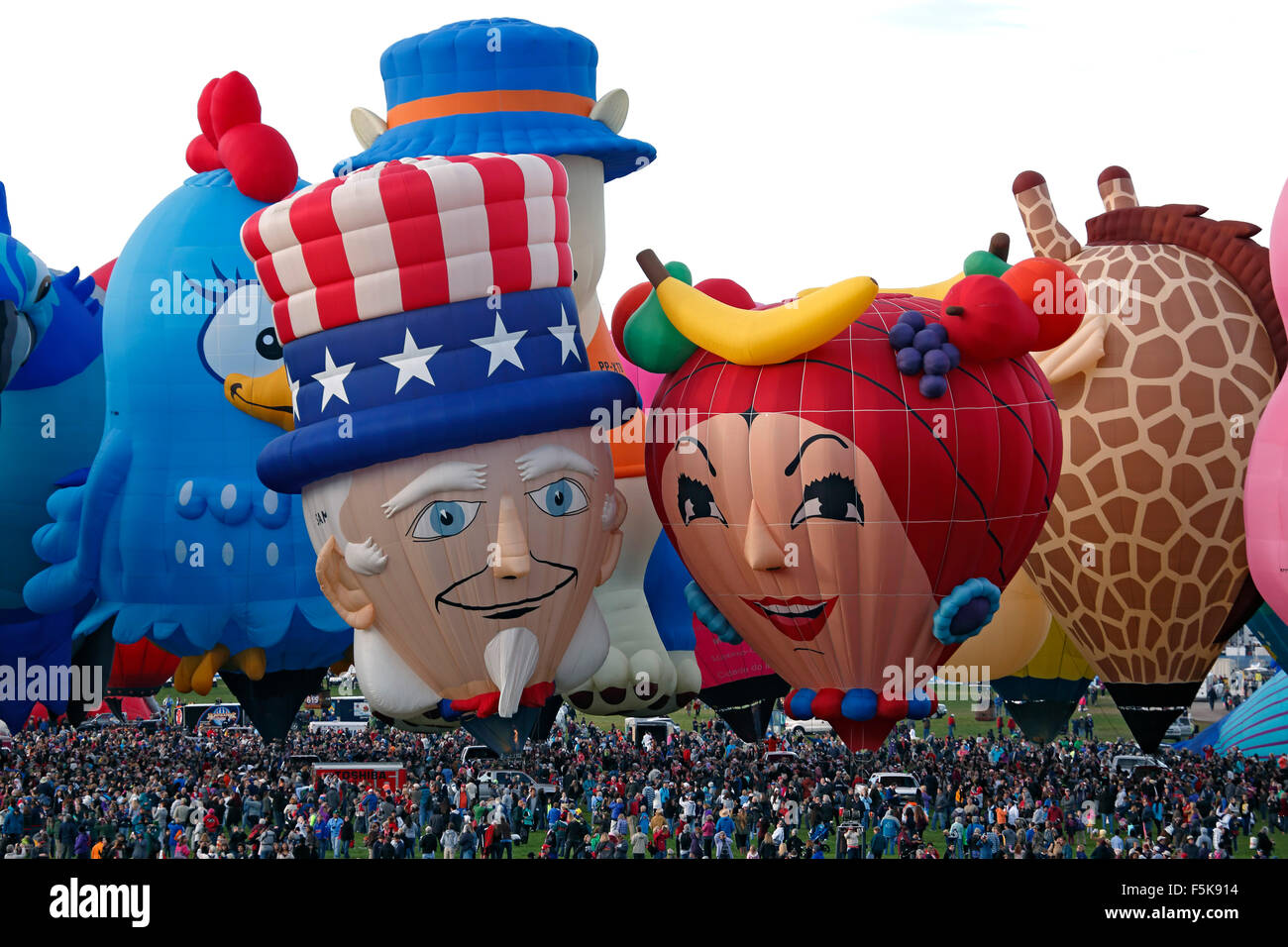 Formes spéciales de montgolfière Banque de photographies et d'images à  haute résolution - Alamy