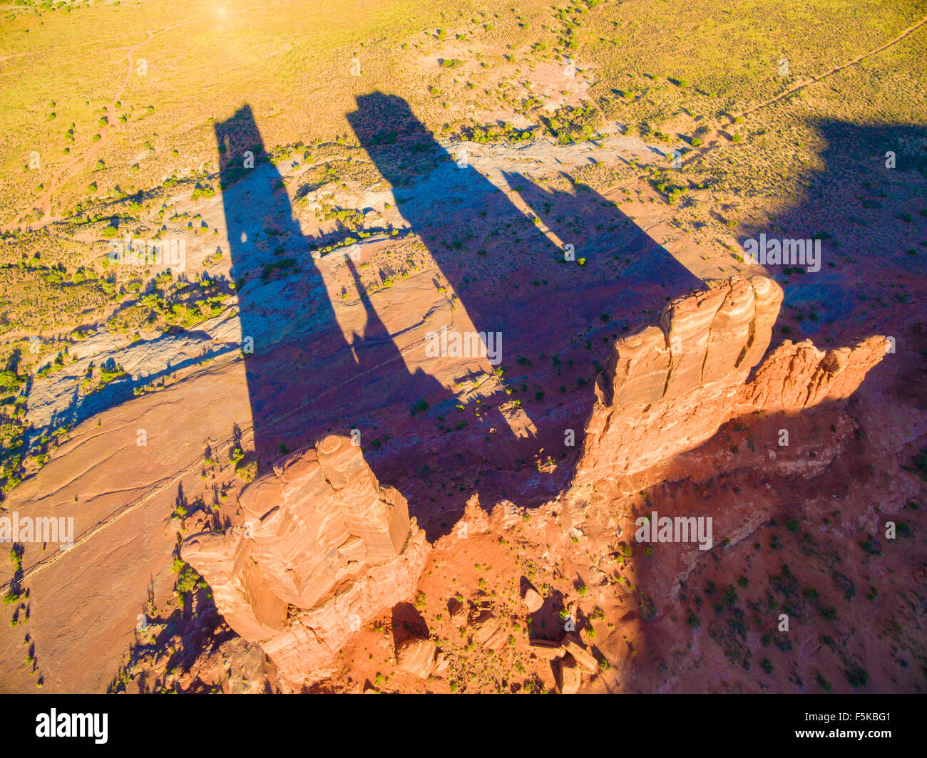 Le Kissing Couple, terres BLM près de Moab, Utah, États-Unis d'Amérique, également appelé Détermination Towers Banque D'Images