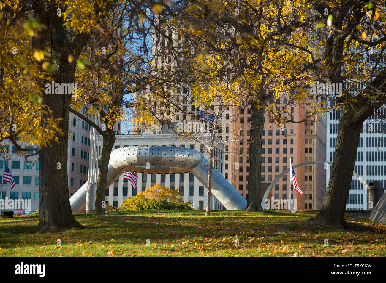 Detroit, Michigan - Hart Plaza et la fontaine au centre-ville de Detroit Noguchi. Banque D'Images