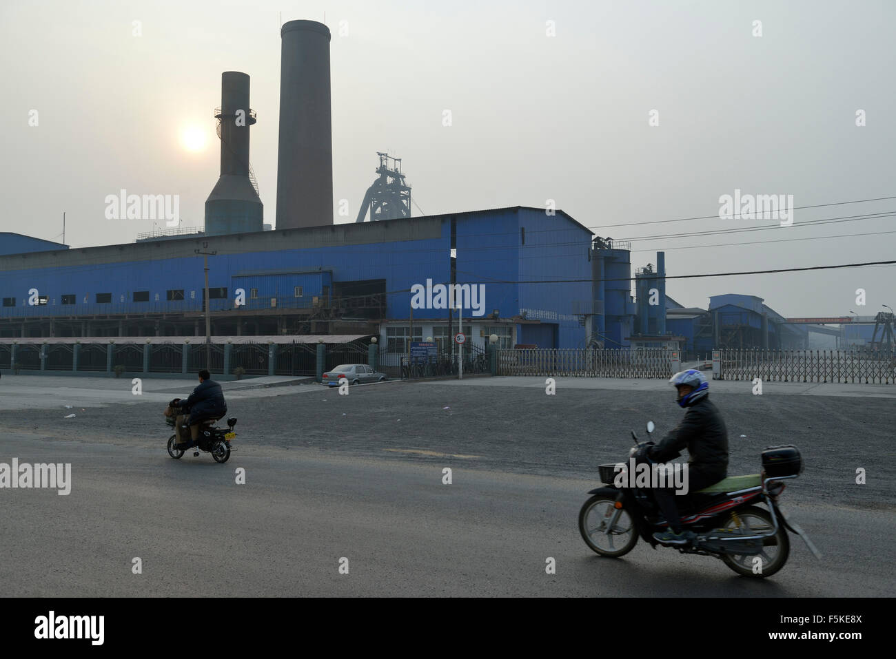 Fermé une usine d'acier en Fengnan, Tangshan, province de Hebei, Chine. 25-Mar-2014 Banque D'Images