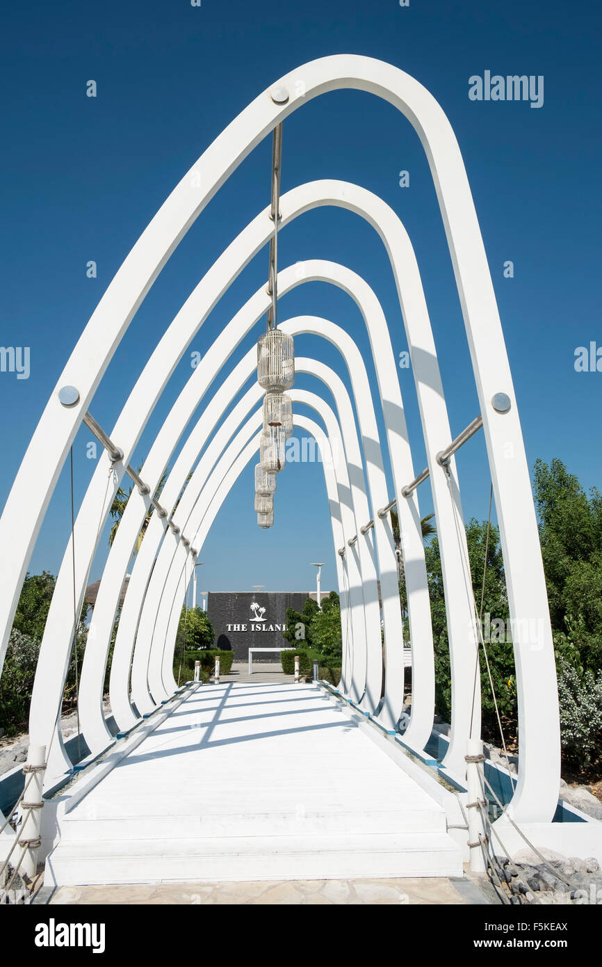Entrée de l'Île Liban beach resort sur l'île, un homme fait partie du monde au large de la côte de Dubaï en Émirats Arabes Unis Banque D'Images