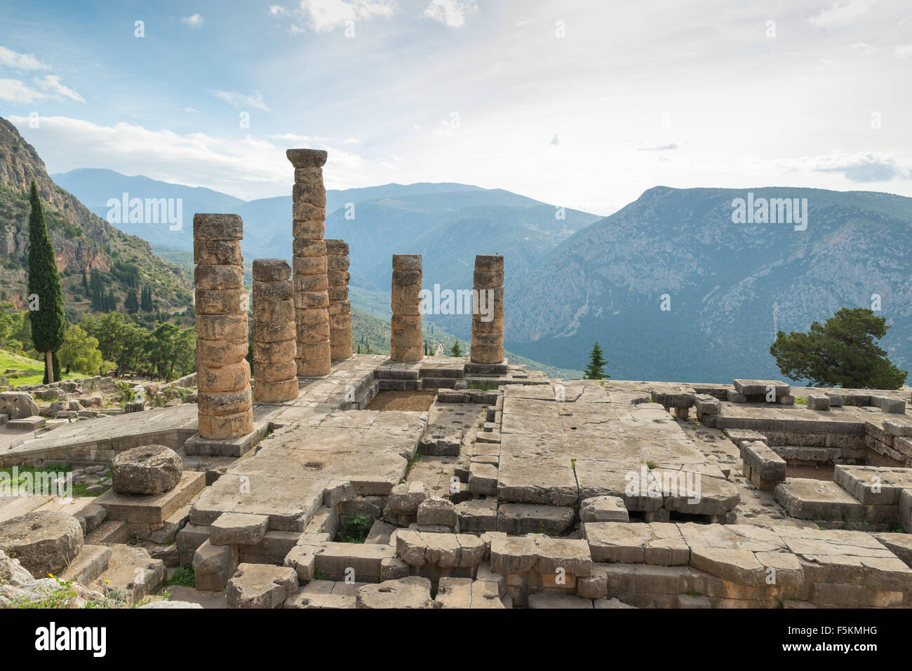 Le site archéologique de Delphes a été inscrit sur la la Liste du patrimoine mondial de l'UNESCO. Les ruines du temple de l'APOL Banque D'Images