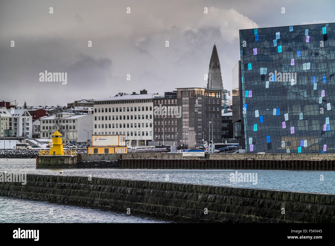 Port de Reykjavik et ville ville vue panoramique en hiver, l'Islande Banque D'Images
