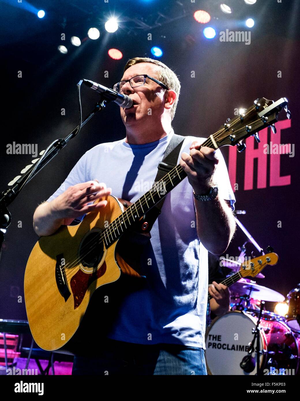 Les Proclaimers joue O2 Shepherds Bush Empire le 05/11/2015 à O2 Shepherds Bush Empire, London. Les personnes sur la photo : Charlie Reid. Photo par Julie Edwards. Banque D'Images