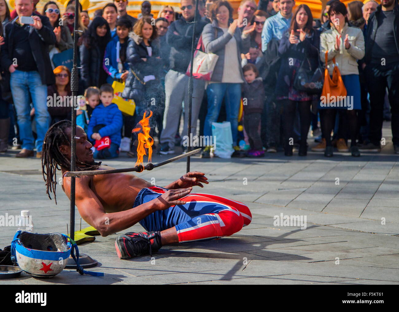 Artiste de rue à Leicester Square à Londres Banque D'Images