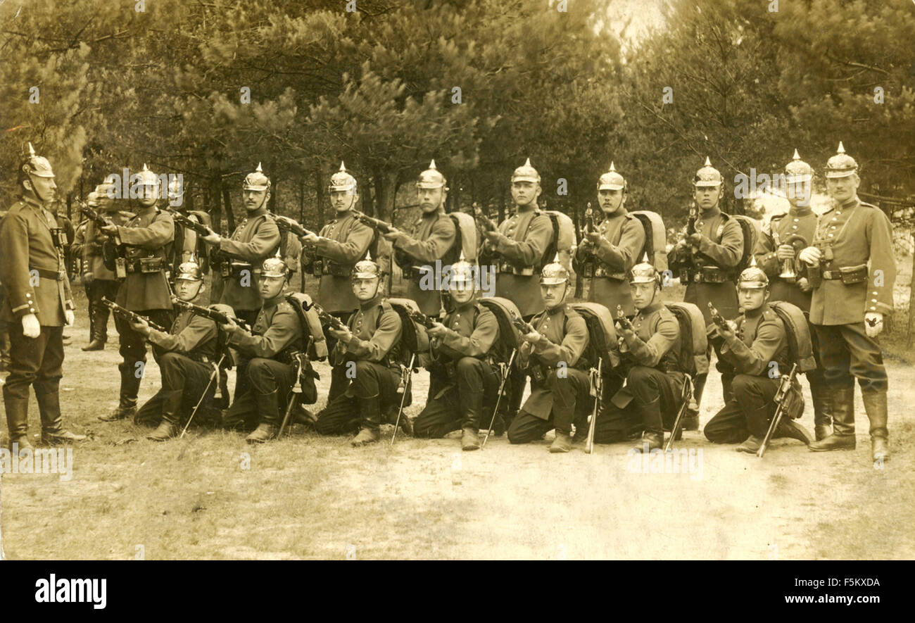 Un peloton de militaires Prussiens, Allemagne Banque D'Images