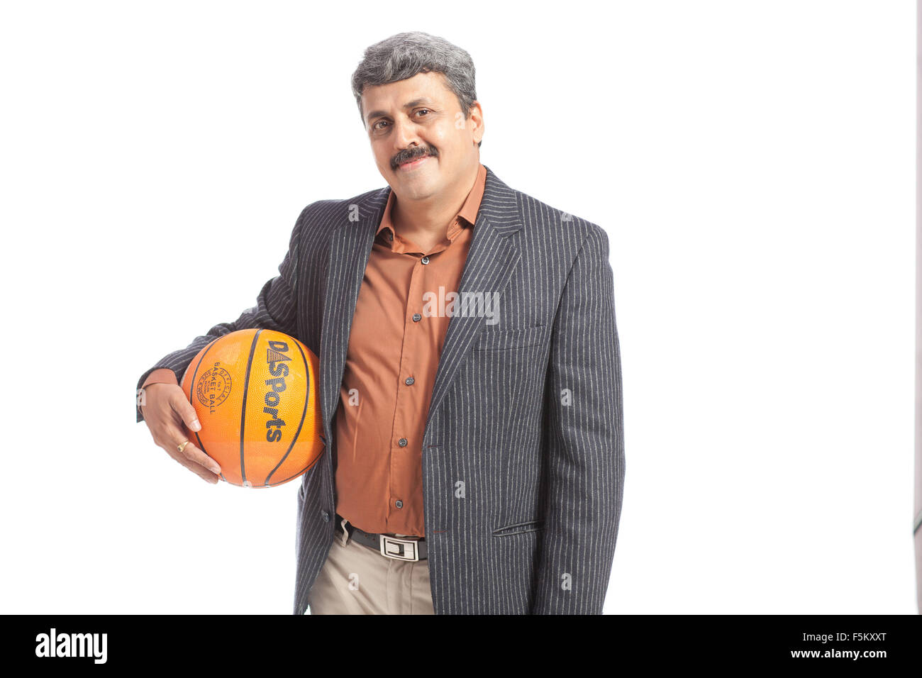 Man holding ball, Inde, Asie, M.# 790g Banque D'Images