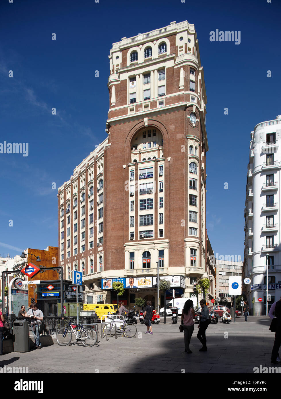 La place Callao et Gran Via, en plein centre de Madrid. Banque D'Images