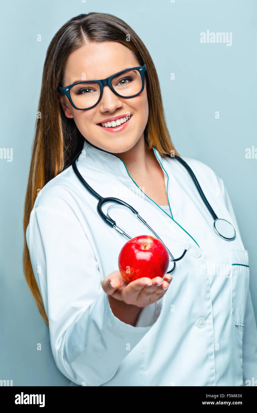 Concept pour les jeunes femme médecin Banque D'Images