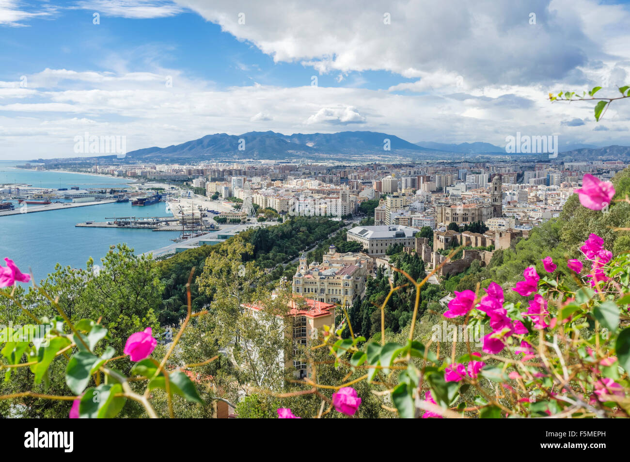 High angle cityscape et port de Mlaga, Andalousie, Espagne Banque D'Images