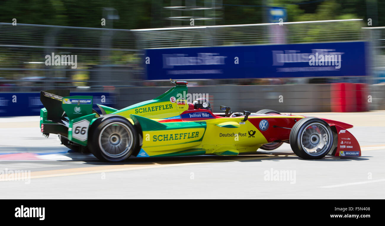 Putrajaya, Malaisie - 7 novembre, 2015 : l'allemand Daniel Abt ABT Équipe de Schaeffler Audi quitte son tour à FIA Formula 2-e championnat ePrix Putrajaya, Malaisie Crédit : Chung Jin Mac/Alamy Live News Banque D'Images