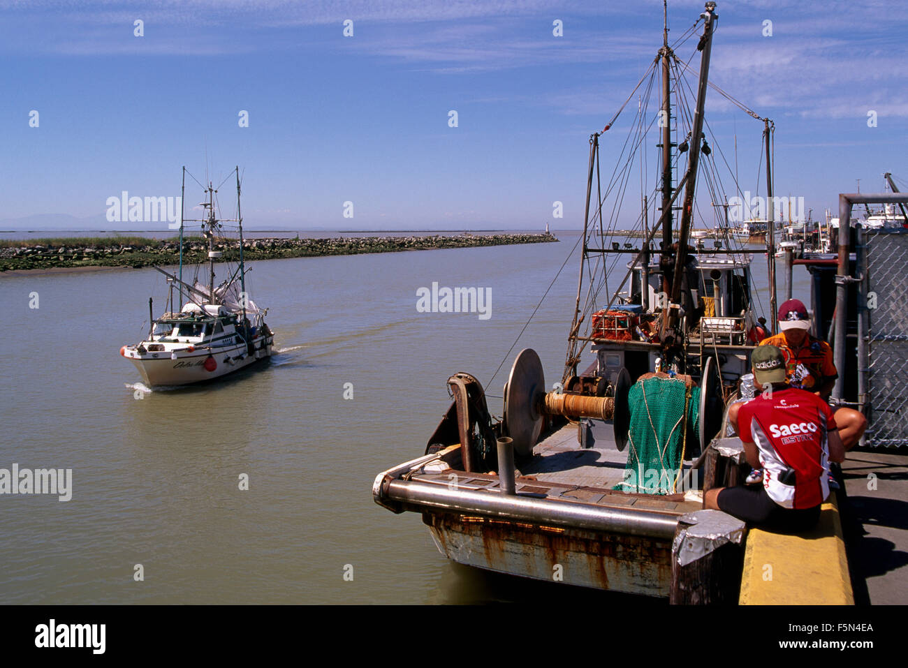 Bateaux de pêche commerciale sur le fleuve Fraser, C.-B., Steveston (Colombie-Britannique), Canada Banque D'Images