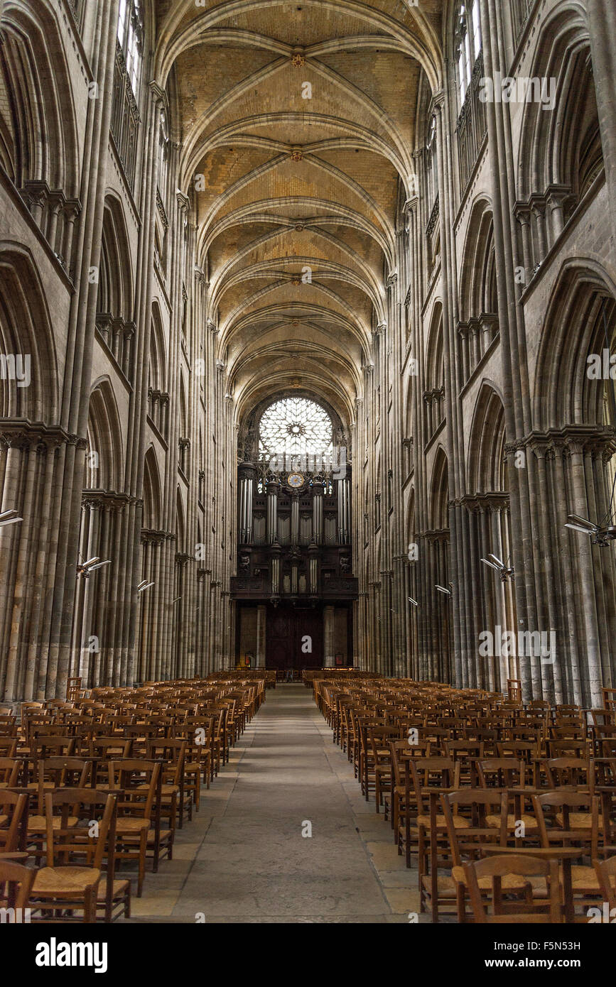 Intérieur de la cathédrale de rouen france Banque de photographies et  d'images à haute résolution - Alamy