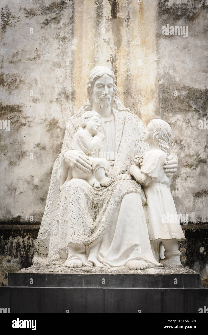 Les statues de Jésus Christ dans la cathédrale St Joseph à Hoan Kiem Hanoi, Vietnam. Banque D'Images