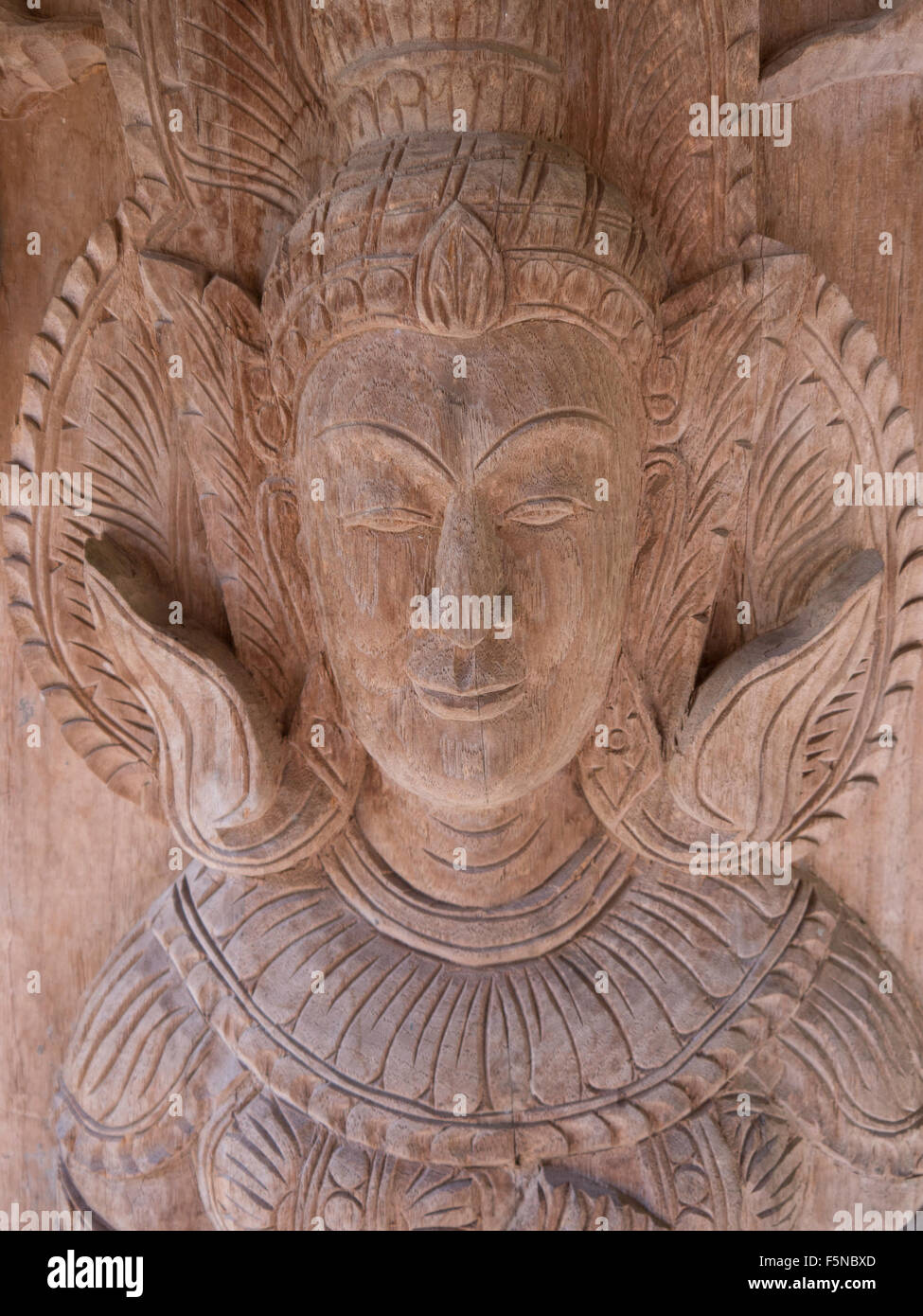 Visage traditionnel thaïlandais - sculpture sur bois Banque D'Images