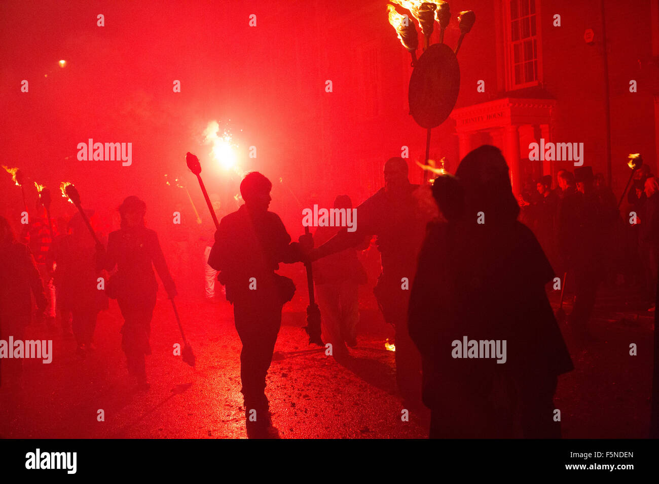 Bonfire Night le 5 novembre dans la région de Lewes, East Sussex, UK Banque D'Images