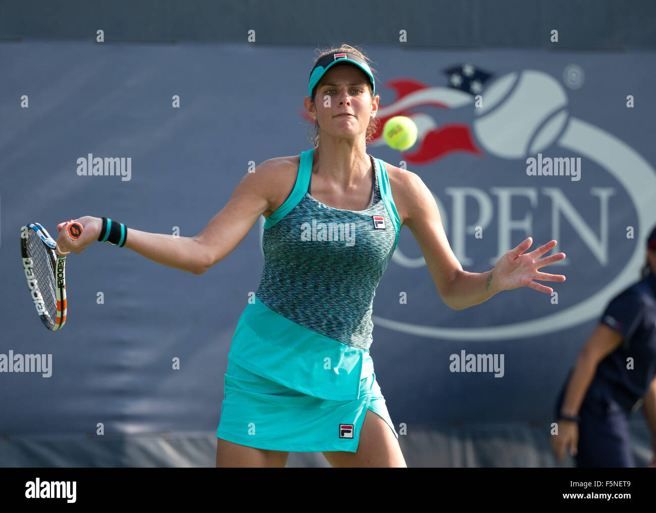 Julia Goerges (GER) 2015 à l'US Open de Flushing Meadows, l'USTA Billie Jean King National Tennis Center, New York, USA, Banque D'Images