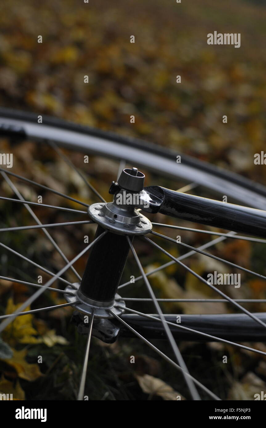 Close up, cycle cycle cross bike roue, vis de sécurité Banque D'Images