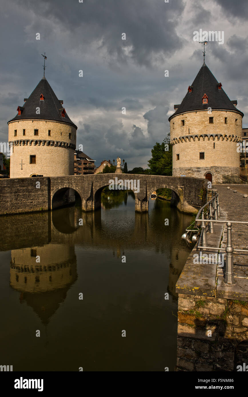 Les tours Broel font partie de la dernière partie de la muraille médiévale de la ville belge de Courtrai. Banque D'Images