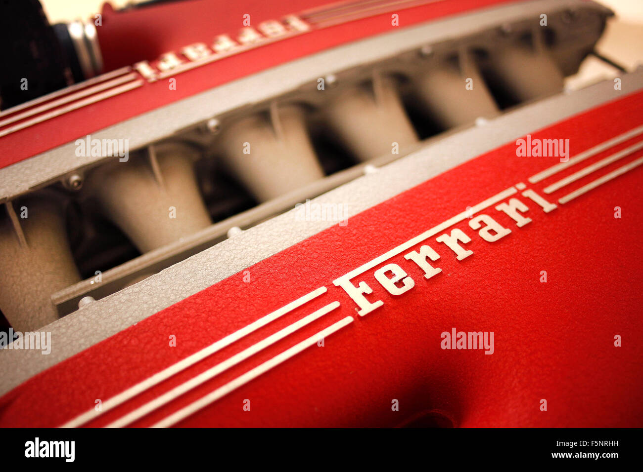 F140 moteur FC à l'affiche au Musée Ferrari à Maranello, Italie. Banque D'Images