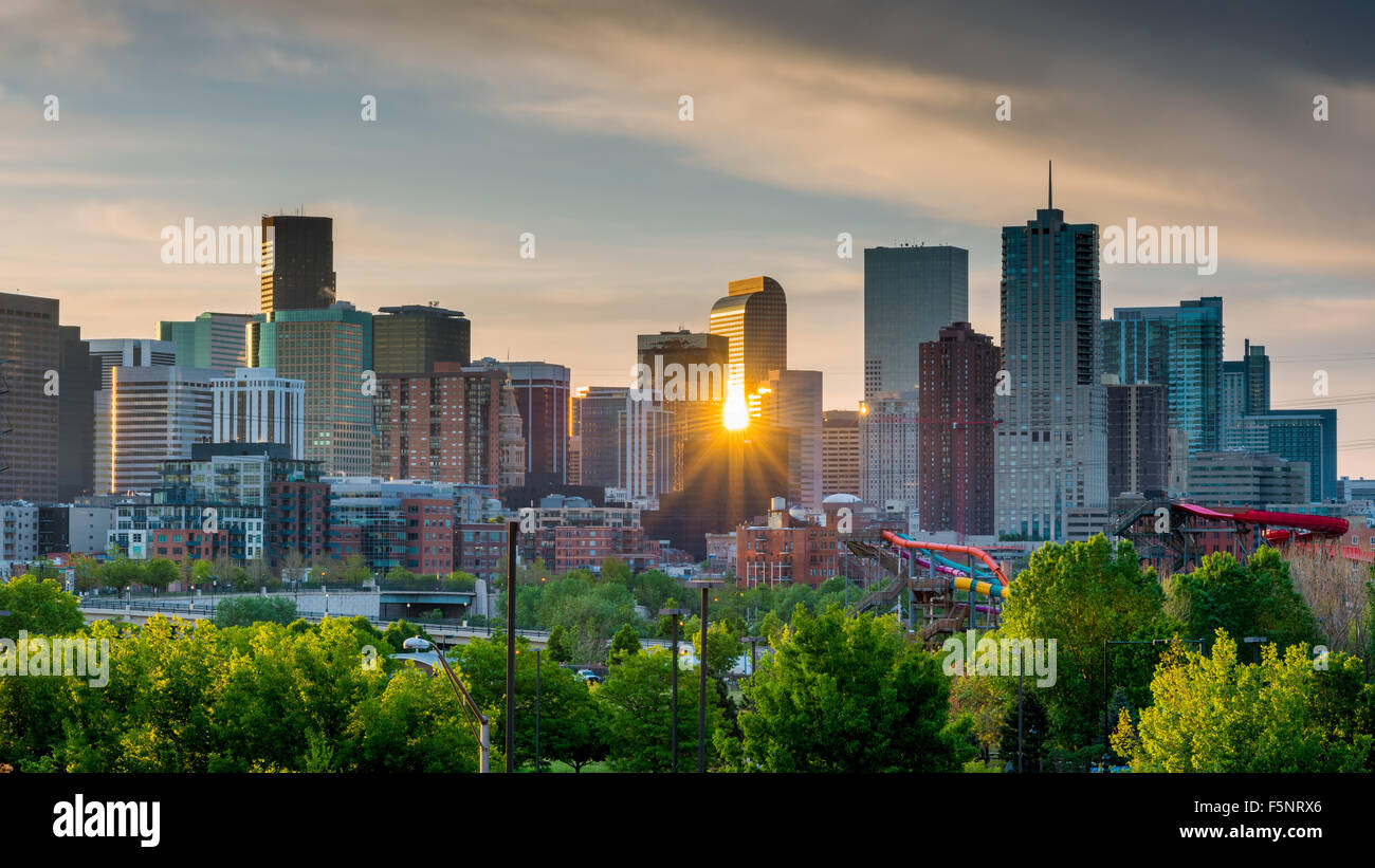 Ville de Denver Colorado avec Morning sun star Banque D'Images