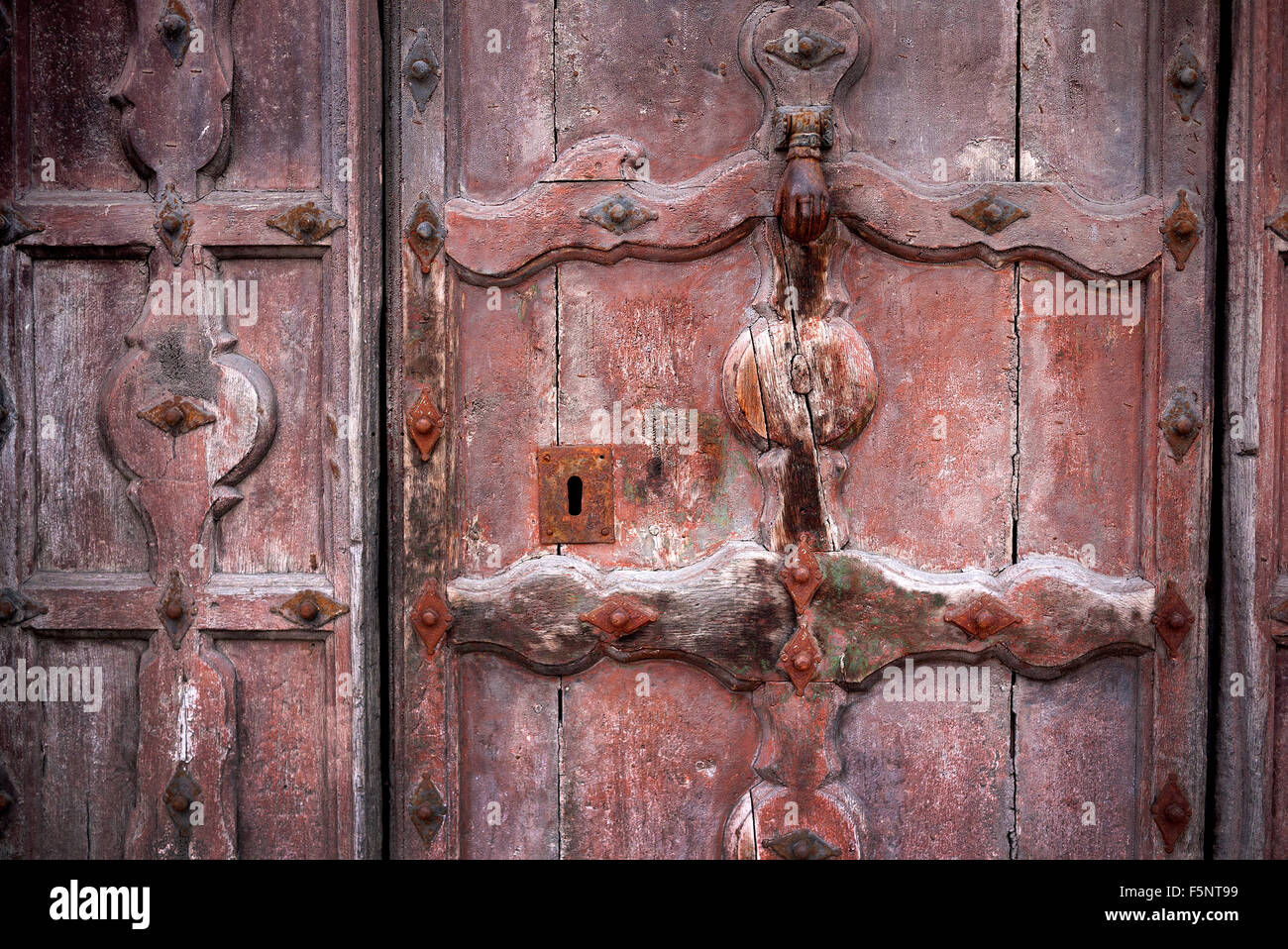 Vieille porte en bois en Espagne. Banque D'Images