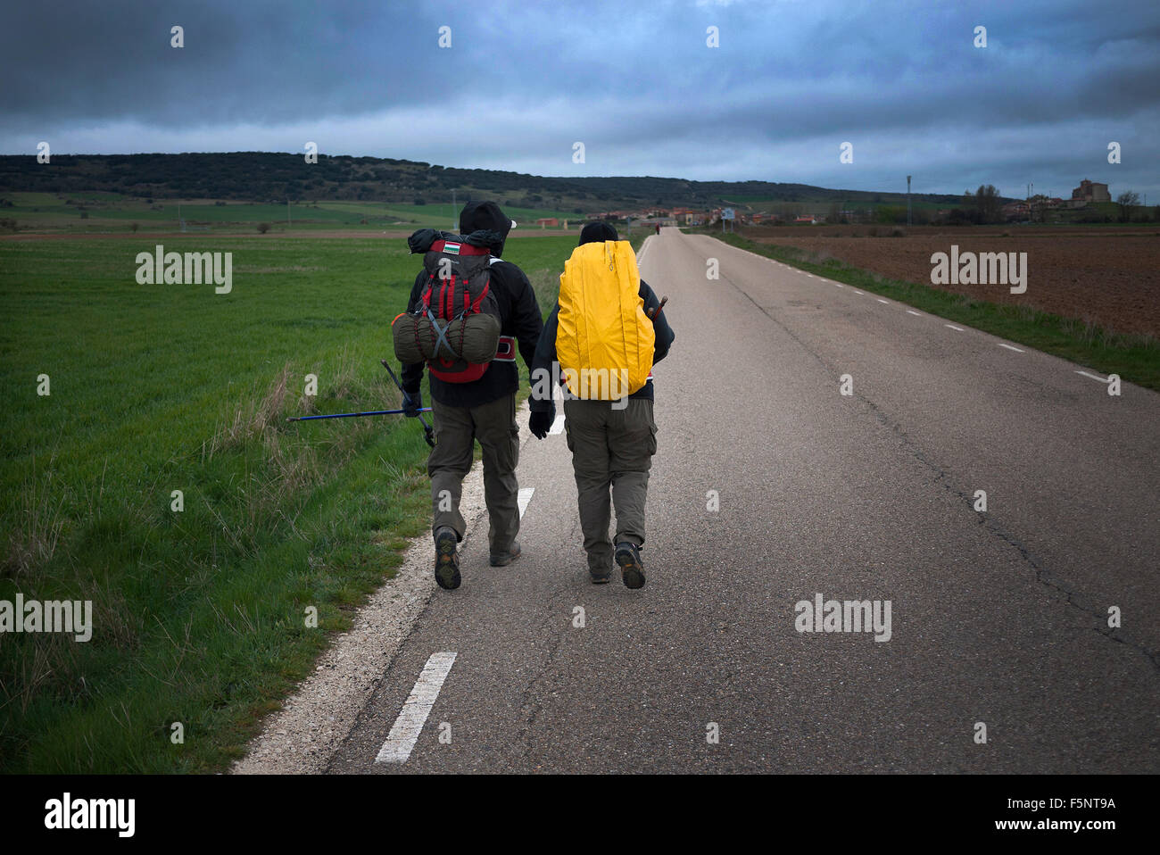 Les pèlerins sur le camino de Santiago de Compostella. Banque D'Images