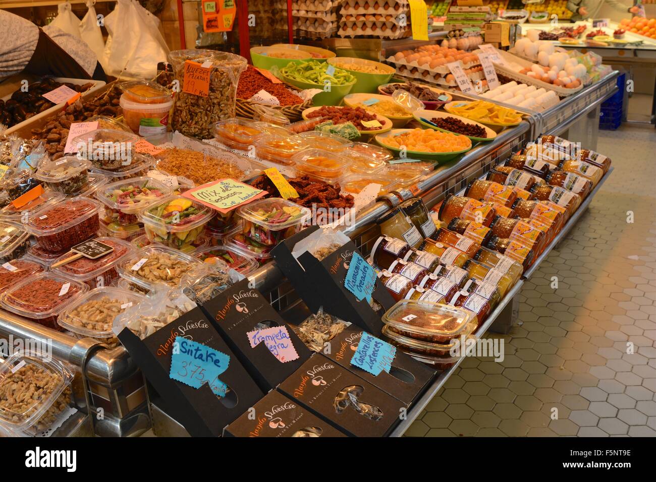 Construction du marché central de Valence, Espagne. Traiteur Banque D'Images