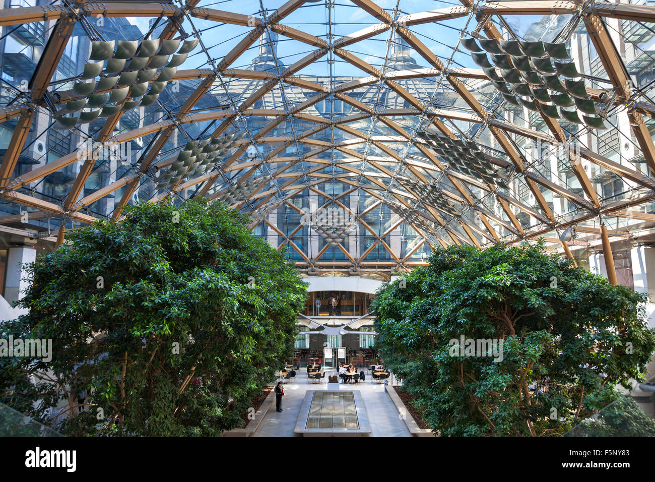 Atrium intérieur de Portcullis House à Westminster, London, UK Banque D'Images